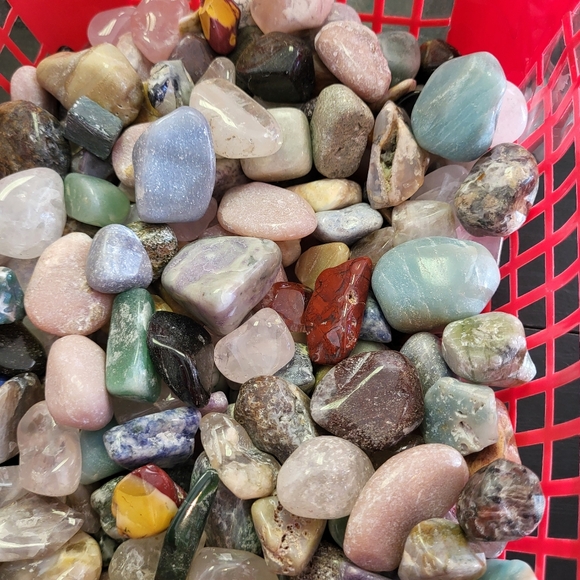 2026 Gemstone grab bags - crystal mystery bag loose mixed tumbled stones lot - Picture 8 of 8